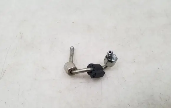 Fuel injector supply line/pipe