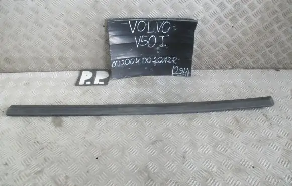 Volvo V50 Front door trim (molding) 30661448
