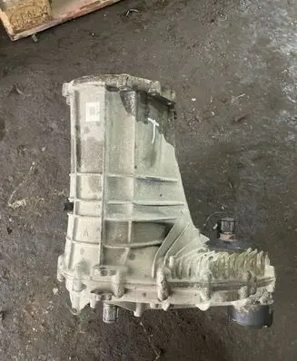 Gearbox transfer box case