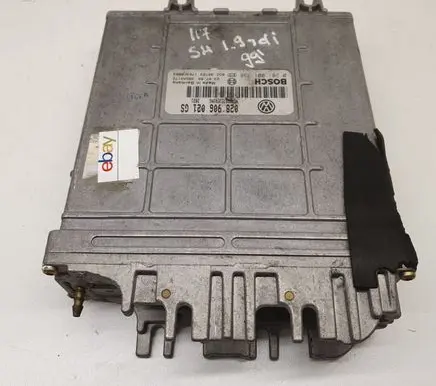 Volkswagen PASSAT B5 Engine control unit/module 028906021GS 0281001738 28SA4172