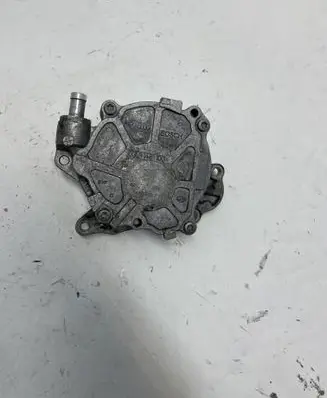 Audi A4 S4 B8 8K Vacuum pump 03L145100