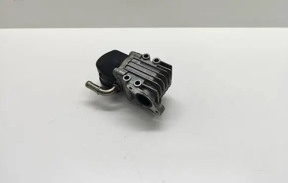 BMW 5 E60 E61 EGR valve 7548415 754841504 8479589