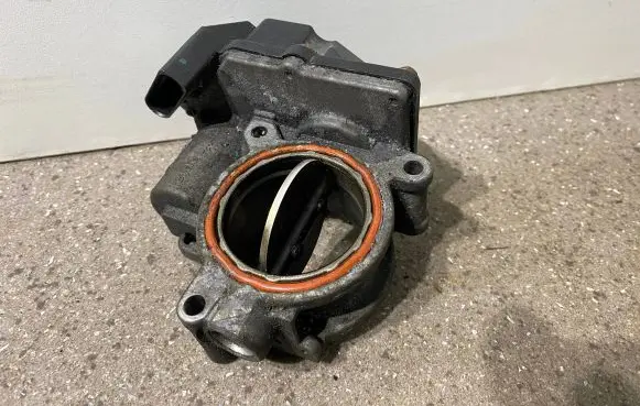 Audi A8 S8 D4 4H Throttle valve 057128063E A2C53364213