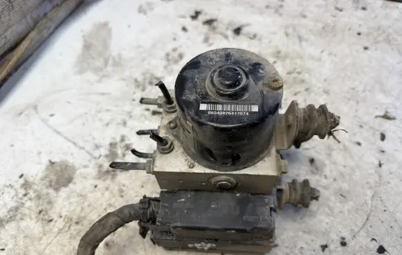Volkswagen Golf V ABS Pump 1K0907379AC