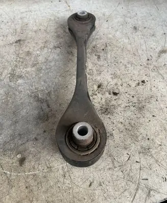 Volkswagen Touran III Rear control arm 5q0501529