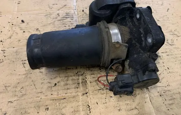 Toyota Avensis T250 Throttle valve PA612GF33