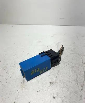 BMW 5 E39 Other relay 1383417 6135