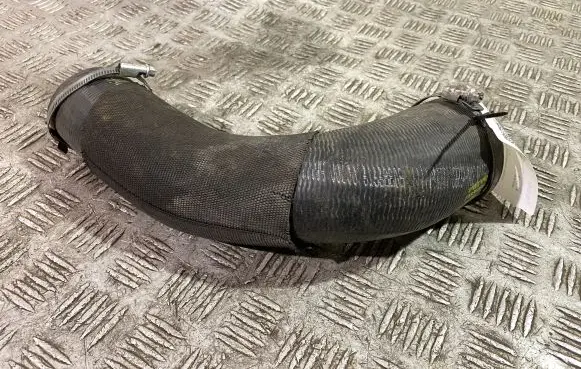 Volvo XC90 Intercooler hose/pipe 31338809