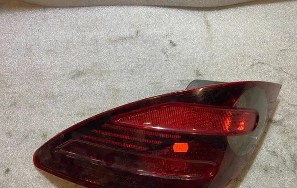 Mercedes-Benz R W251 Rear/tail lights a2518200464 2518200464