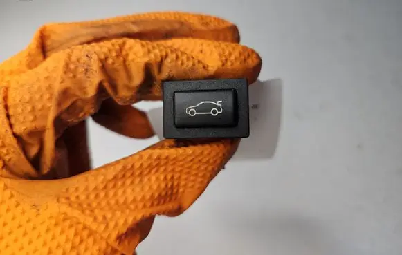 BMW 5 F10 F11 Tailgate opening switch 9200316