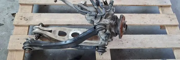 Rear wheel hub
