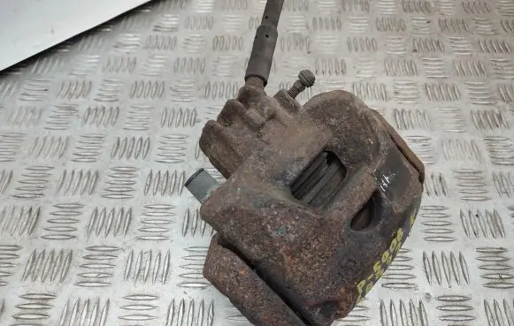 Peugeot 5008 Front brake caliper
