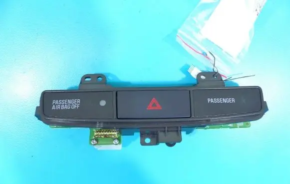 Mitsubishi Lancer VIII Hazard light switch IMPRK1228243