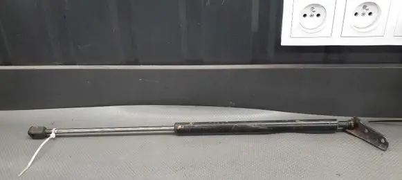 Volkswagen PASSAT B4 Tailgate strut 333827550