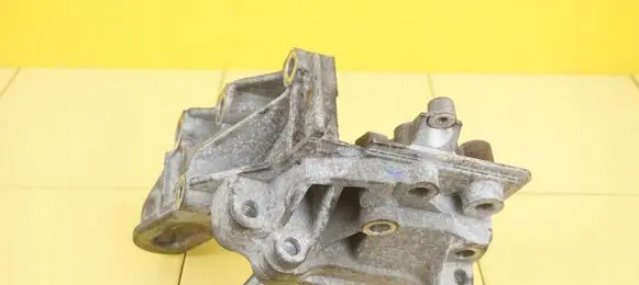 Ford Kuga II Engine mounting bracket BM5G6F001ED M8MA