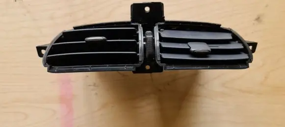Nissan Almera Tino Dash center air vent grill