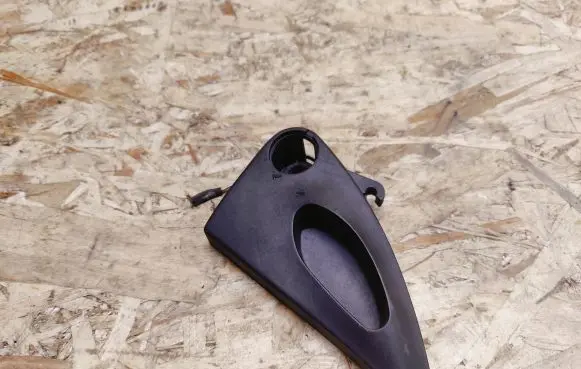 Maserati Quattroporte Engine bonnet (hood) release handle