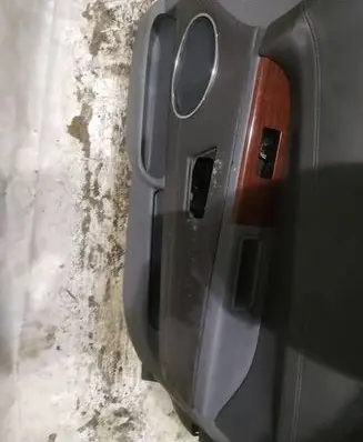 Jeep Grand Cherokee (WK) Front door card panel trim 