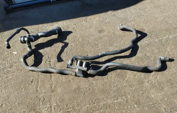 BMW 5 GT F07 Coolant heater control valve 911916403 1147412200