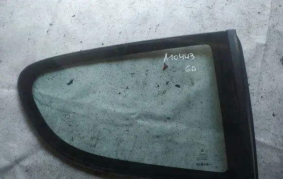 Mitsubishi Colt Rear side window as2