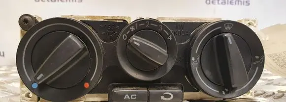 Volkswagen PASSAT B5 Climate control unit 1J0820045