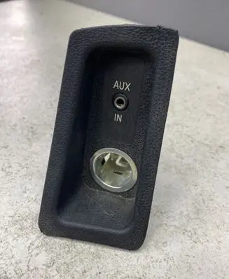 BMW 1 E81 E87 AUX in-socket connector 6930561