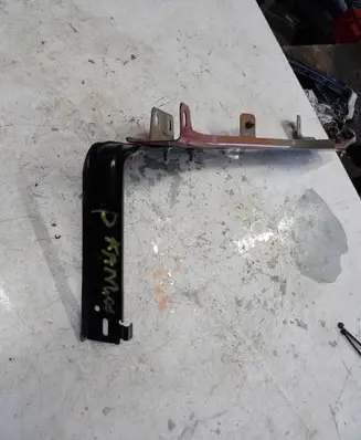 Renault Kangoo III Fender mounting bracket