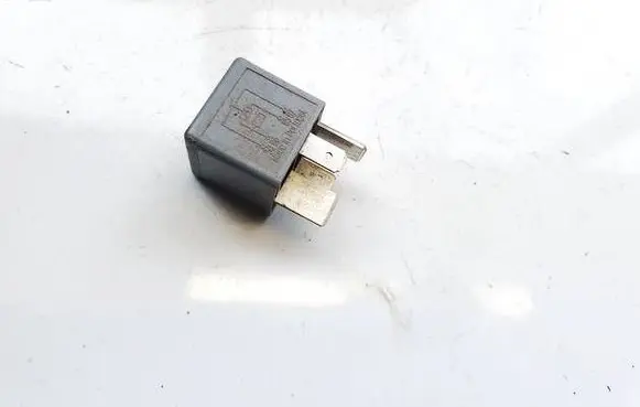 Seat Exeo (3R) Other relay 8d0951253