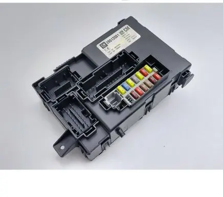 Opel Meriva B Fuse module 39013501 39013501CM
