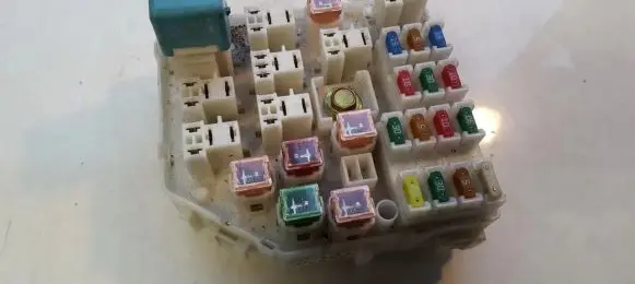 Toyota RAV 4 (XA20) Fuse box set