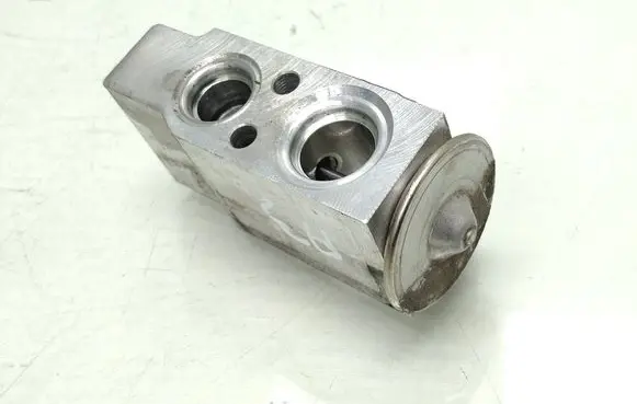 Air conditioning (A/C) expansion valve