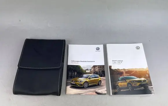 Volkswagen T-Roc Owners service history hand book A2GA02020