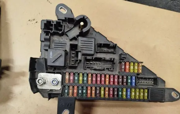 BMW 5 E60 E61 Fuse box set 518956024 6906618 6906619