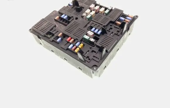 Volvo XC60 Fuse module 32212297