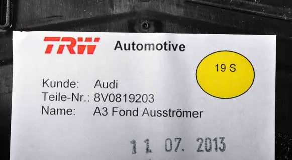 Audi A3 S3 8V Dashboard air vent grill cover trim 8V0819203