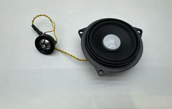 BMW 5 F10 F11 Subwoofer speaker 61928910