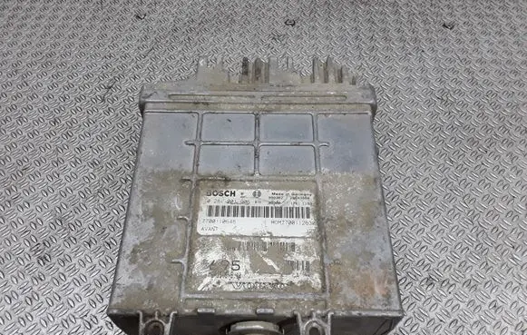 Volvo S40, V40 Engine control unit/module 0281001906 7700110648