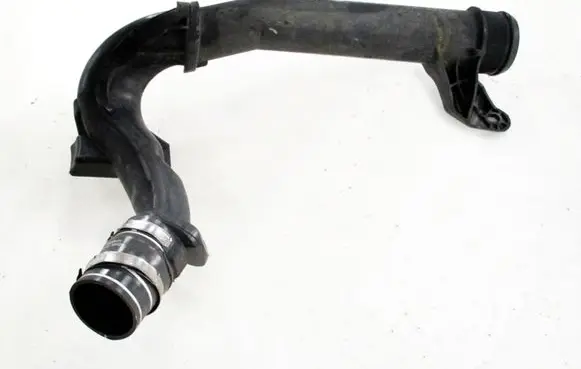 Peugeot 5008 Engine coolant pipe/hose