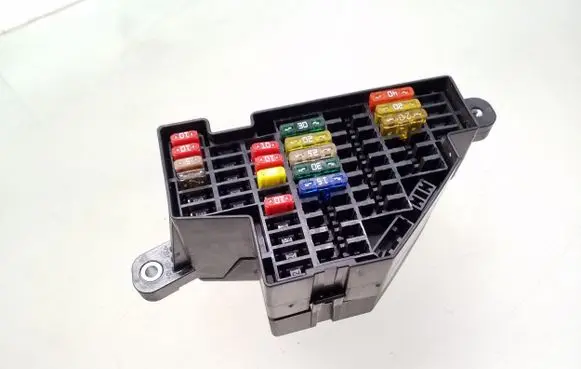 Volkswagen Golf VI Fuse module 110346178500 03111003802