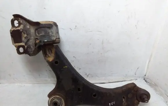 Volvo V70 Front lower control arm/wishbone