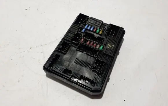 Mercedes-Benz Citan II Fuse module 284B66911R