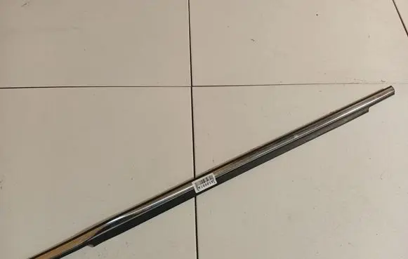 Mitsubishi Outlander Front door glass trim molding 