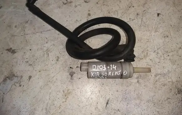 KIA Sorento Windscreen/windshield washer pump