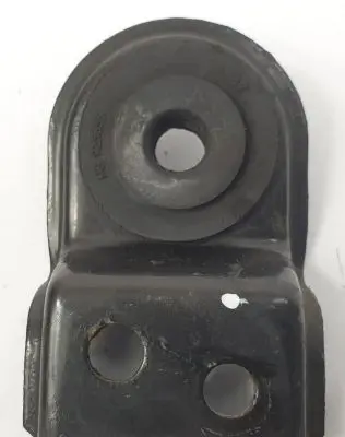 Volvo S40, V40 Radiator mount bracket MB925655