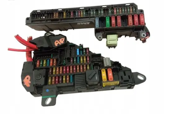 BMW 5 E60 E61 Fuse box set 6906599