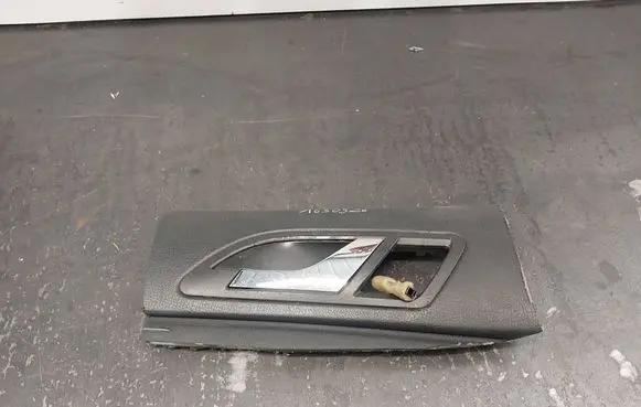 Skoda Superb B5 (3U) Front door interior handle 3U0837247