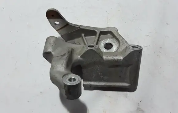 Volvo XC60 Engine mounting bracket 31430490