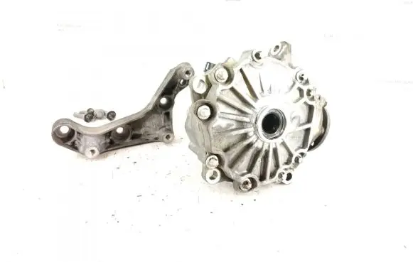 Mercedes-Benz C W204 Front differential 2213300302 2213301302