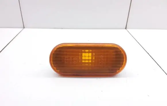 Volkswagen Golf IV Front fender indicator light 3B0949117B