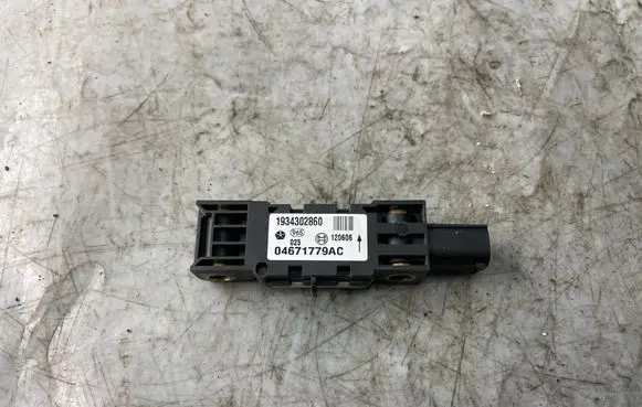 Jeep Grand Cherokee (WK) Airbag deployment crash/impact sensor 04671779AC